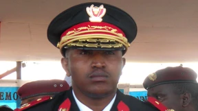 Den Haag erlässt neue Haftbefehle