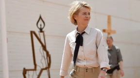 Von der Leyen gedenkt toter Soldaten