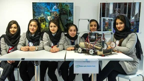 Die Mädchen und der Roboter