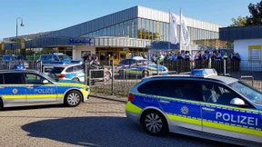 Personal des Düsseldorfer Rheinbades flüchtete vor Störern