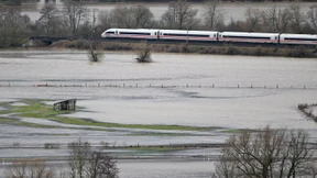 Das Hochwasser besorgt auch den Verkehrsminister