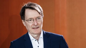 Melonis Lebenspartner ätzt im Fernsehen gegen Lauterbach