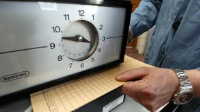 „Vertrauensarbeitszeit“ nur noch mit digitaler Stechuhr