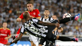 Doppelter Fallrückzieher entzückt Brasilien