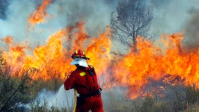 Hubschrauber stürzen bei Kampf gegen Waldbrände ab