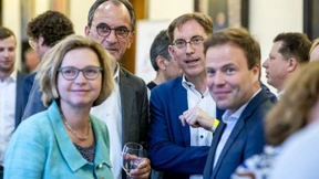 CDU in Hessen deutlich vorn, Absturz der Grünen