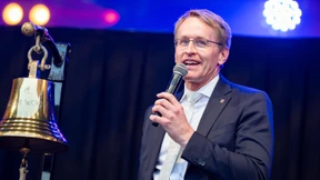 Kritik an Daniel Günthers Gesangseinlage zu „Layla“