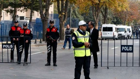 Regierung versetzt hunderte Polizisten