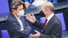 Mützenich verteidigt Scholz gegen Kritik aus eigenen Reihen