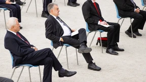 Hitlergruß in Uniform