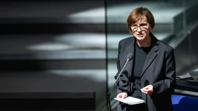 Stark-Watzinger will mehr Freiheit für die Forschung