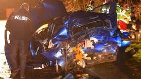 Raser nach Unfall auf Parkplatz an A5 wegen Mordes verurteilt