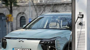 Ein Elektroauto vom Elektrohändler