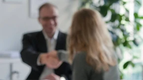 Finanzvermittler sollen von der Finanzaufsicht kontrolliert werden