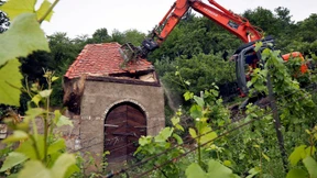 Illegale Trutzburg im Odenwald eingerissen 