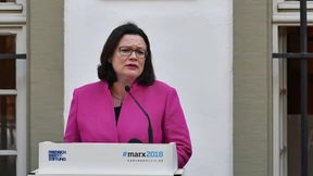 SPD nur noch halb so stark wie Union