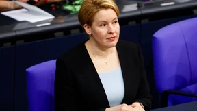 260 Fragen zu Giffeys Doktorarbeit