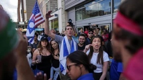 Zwischen allen Stühlen