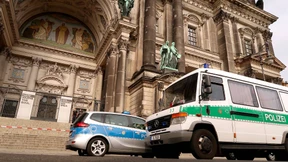 Polizei schießt auf Randalierer – und verletzt eigenen Kollegen