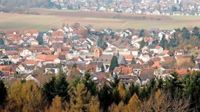 Streit um Platz für Flüchtlinge und Windräder