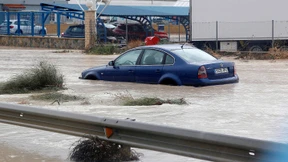Unwetter in Spanien halten Rettungskräfte in Atem