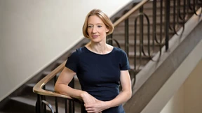 Endlich eine Frau am Pult, und dann so eine!