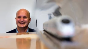 Dirigent von 40.000 Zügen