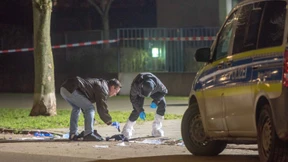 Täter attackiert Passanten und stirbt nach Polizeischüssen