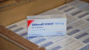 Dezentes Etui inklusive 