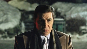 Ein New Yorker Mafioso friert in Norwegen