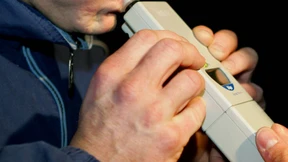 Sattelzugfahrer total betrunken am Steuer erwischt