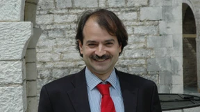 Der Mann, der am Zweifel verdient