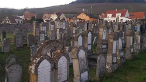 Dutzende jüdische Gräber im Elsass geschändet