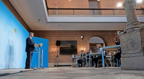 Markus Söder hält an Hubert Aiwanger fest