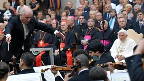 Und wo sitzen die Hintermänner?