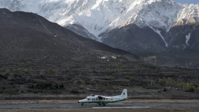 Suche nach vermisstem Flugzeug in Nepal für die Nacht eingestellt