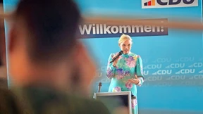 Selbst Julia Klöckners Kleid sorgt für Geläster