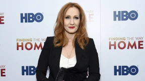 J.K. Rowling unterstützt transfeindliche Frau