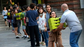 Katalanen besetzen Wahllokale