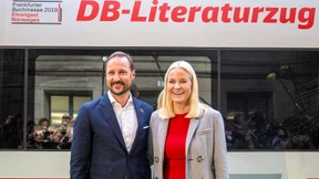 Im Literaturzug mit Prinzenpaar