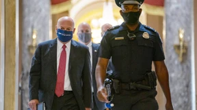 Postchef setzt umstrittene Kürzungen bis zur Wahl aus