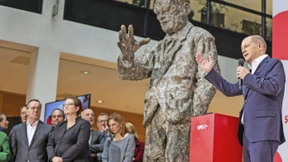 Der Kanzler brandmarkt Merz und Habeck als Heißsporne