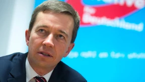 Lucke: Merkel stempelt Menschen als fremdenfeindlich ab