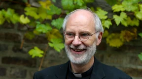 Woelki suspendiert weiteren Weihbischof