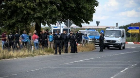 Polizisten im Hambacher Forst mit Steinen beworfen