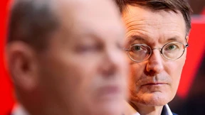 Karl, allein zu Haus