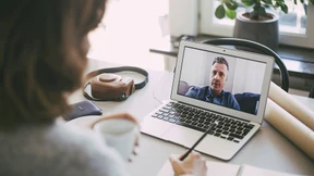 Bildschirm statt Händedruck