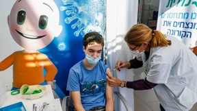 Biontech-Impfstoff hat hohe Wirksamkeit bei 12- bis 15-Jährigen