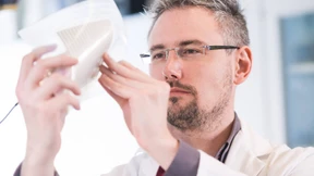 Hält und heilt zugleich