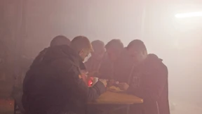 Die in Berlin und wir da draußen